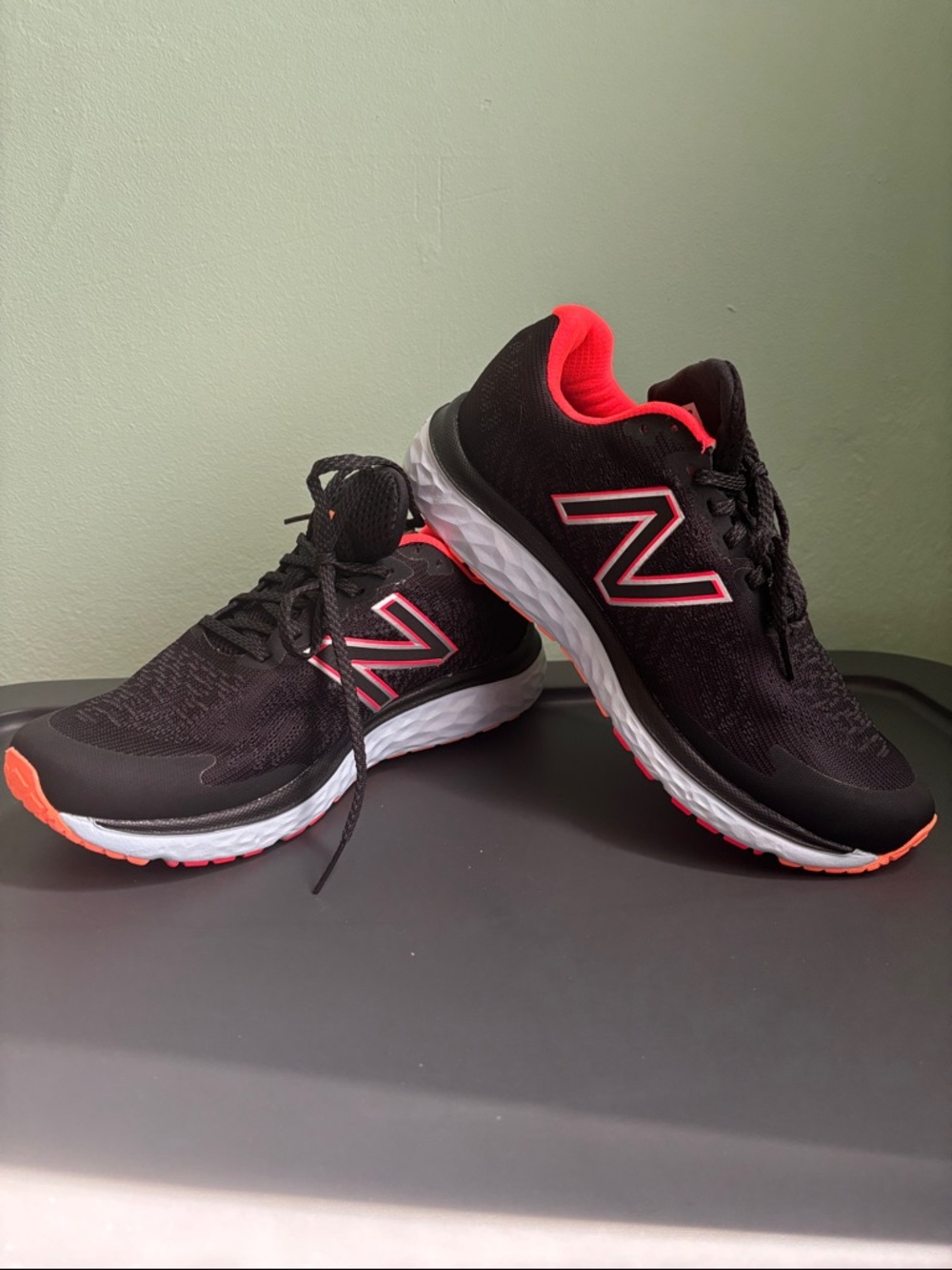 New Balance Women’s Black & Coral Athletic Running Shoes Size 9 WIDE - Picture 2 of 7